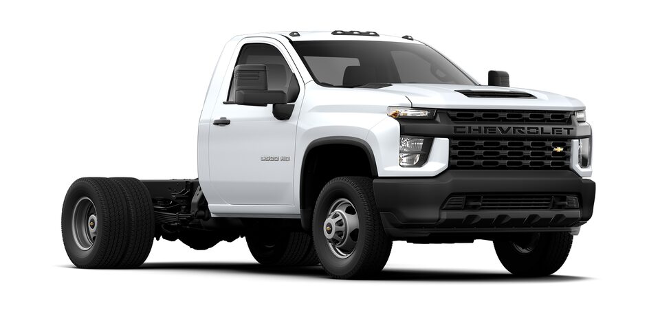 Chevrolet Silverado 3500 2022, camioneta de carga con tanque de combustible de 240.4 L y capacidad de carga de 3,435 kg